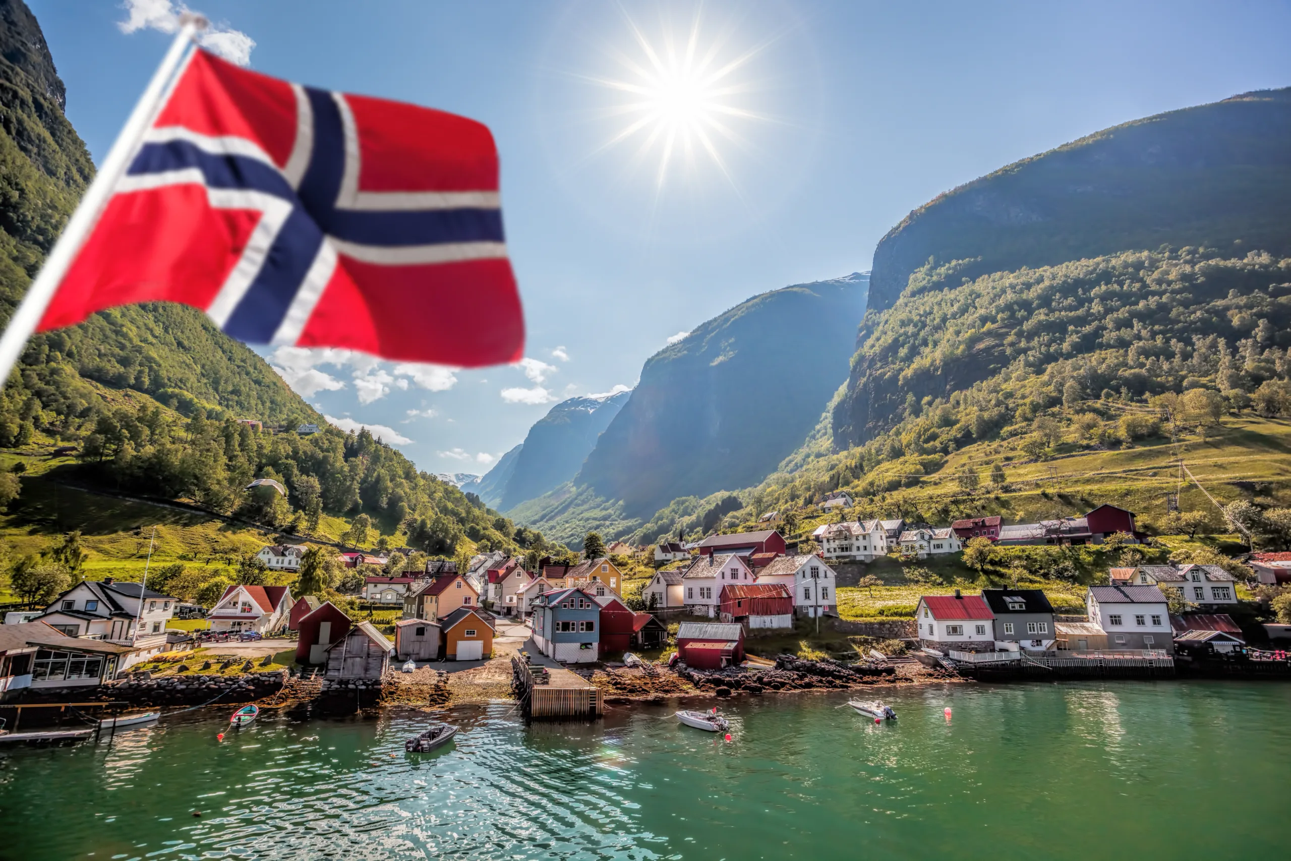 Foreigners in Norway: Immigration, Learning Norwegian, and Pathways to Residency